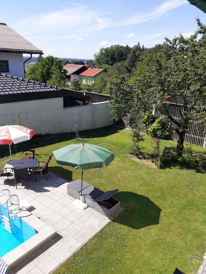 Appartment Andrea Eugendorf Bagian luar foto