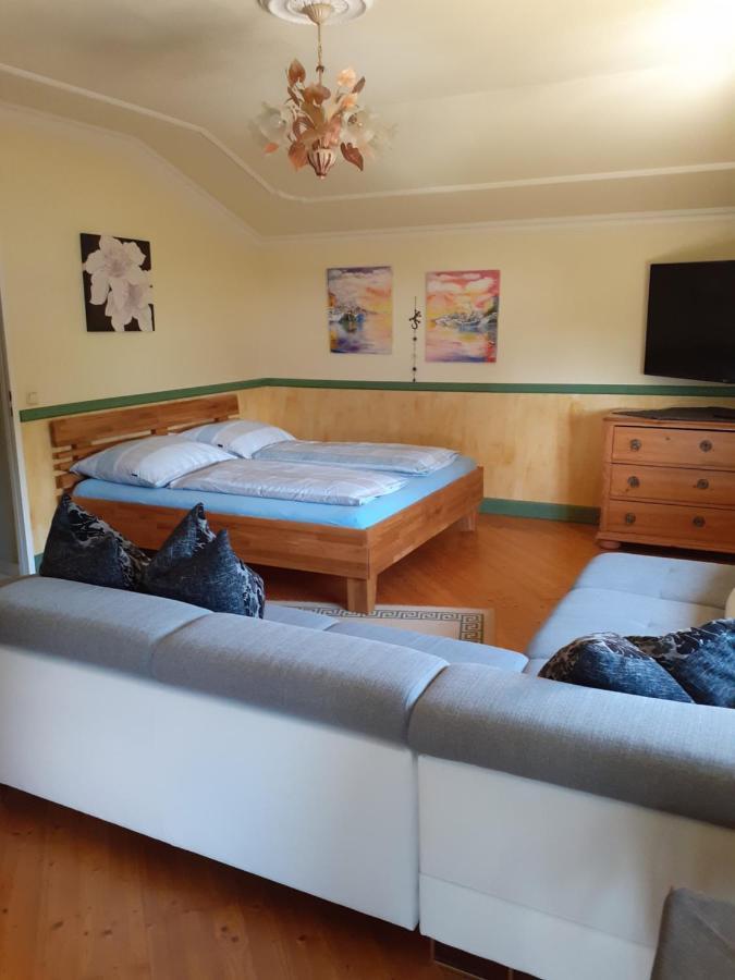 Appartment Andrea Eugendorf Bagian luar foto